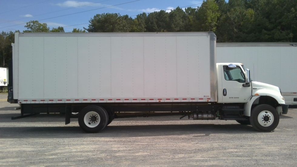 Medium Duty Box Truck-Light and Medium Duty Trucks-International-2020-MV607-Birmingham-AL-206,767\n\t\tmiles-$ 41,250 - Image 14