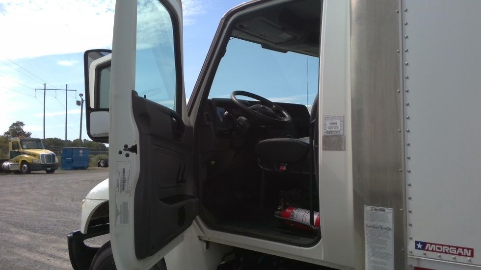 Medium Duty Box Truck-Light and Medium Duty Trucks-International-2020-MV607-Birmingham-AL-206,767\n\t\tmiles-$ 41,250 - Image 15