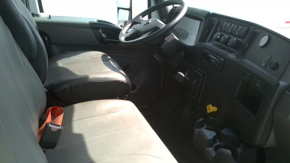 Medium Duty Box Truck-Light and Medium Duty Trucks-International-2020-MV607-Birmingham-AL-206,767\n\t\tmiles-$ 41,250 - Image 21