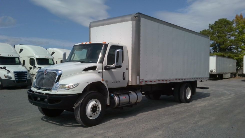 Medium Duty Box Truck-Light and Medium Duty Trucks-International-2020-MV607-Birmingham-AL-206,767\n\t\tmiles-$ 41,250 - Image 3