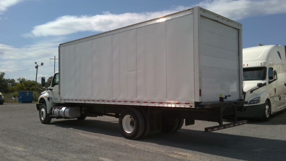 Medium Duty Box Truck-Light and Medium Duty Trucks-International-2020-MV607-Birmingham-AL-206,767\n\t\tmiles-$ 41,250 - Image 6