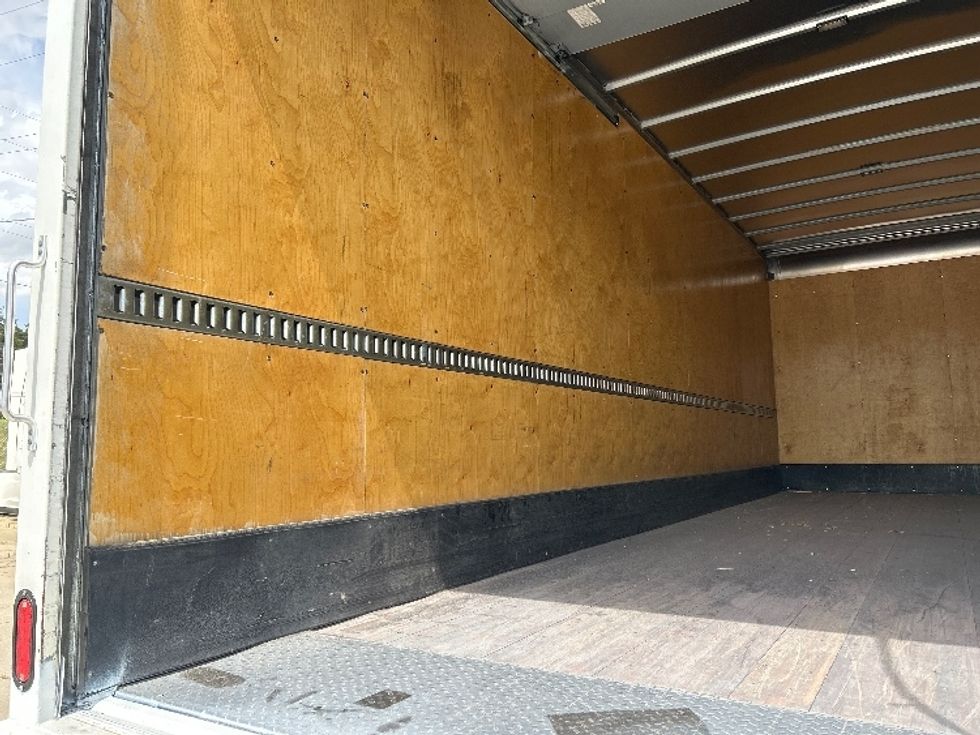 Medium Duty Box Truck-Light and Medium Duty Trucks-International-2020-MV607-Birmingham-AL-98,359\n\t\tmiles-$ 53,000 - Image 11