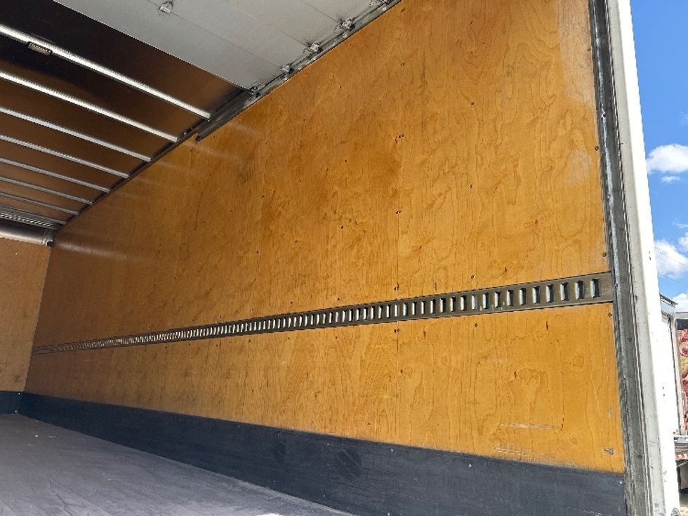 Medium Duty Box Truck-Light and Medium Duty Trucks-International-2020-MV607-Birmingham-AL-98,359\n\t\tmiles-$ 53,000 - Image 12