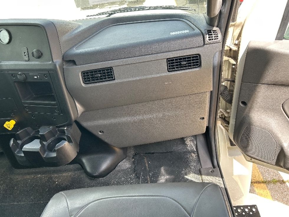 Medium Duty Box Truck-Light and Medium Duty Trucks-International-2020-MV607-Birmingham-AL-98,359\n\t\tmiles-$ 53,000 - Image 21