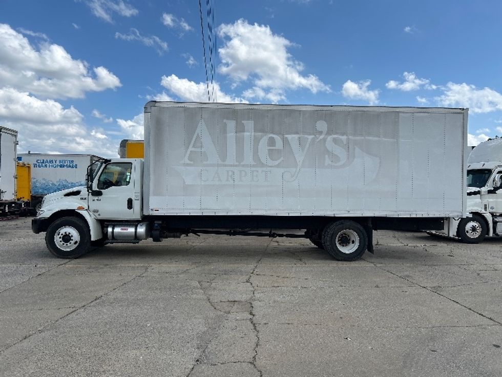 Medium Duty Box Truck-Light and Medium Duty Trucks-International-2020-MV607-Birmingham-AL-98,359\n\t\tmiles-$ 53,000 - Image 4