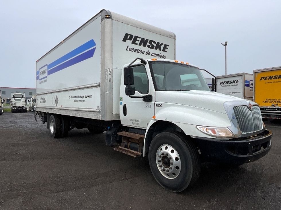 Medium Duty Box Truck-Light and Medium Duty Trucks-International-2020-MV607-Boucherville-PQ-242,395\n\t\tkm-$ 54,500 - Image 1