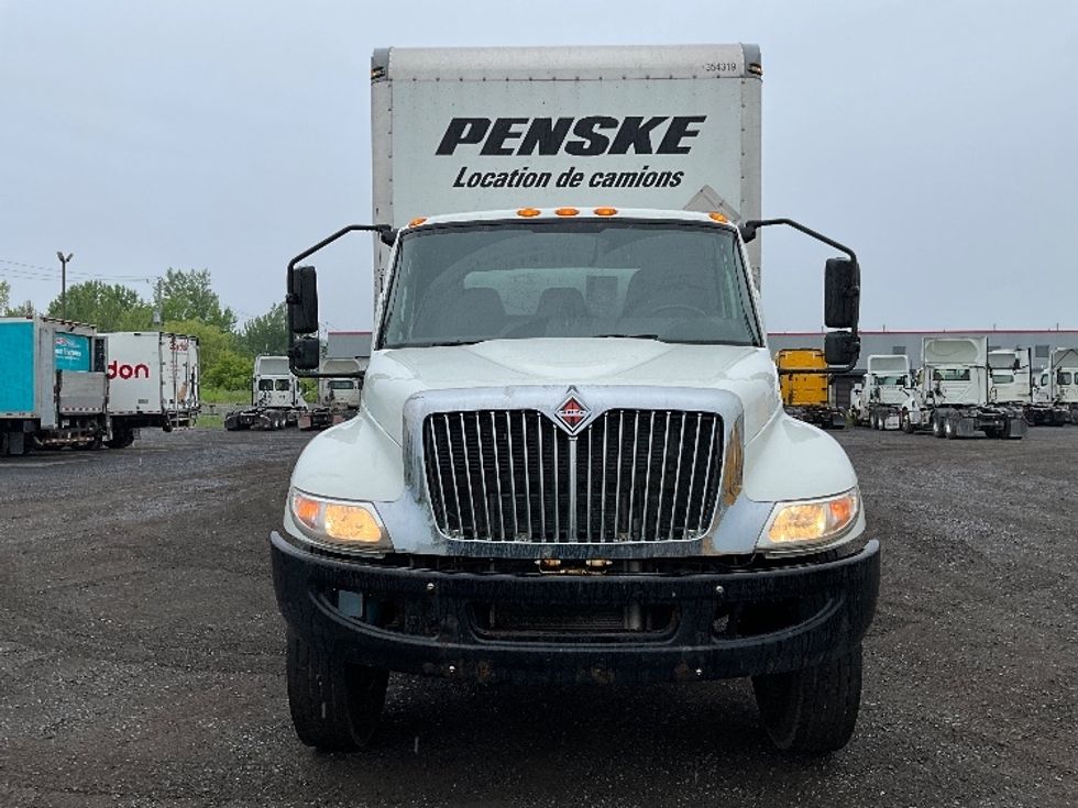 Medium Duty Box Truck-Light and Medium Duty Trucks-International-2020-MV607-Boucherville-PQ-242,395\n\t\tkm-$ 54,500 - Image 2
