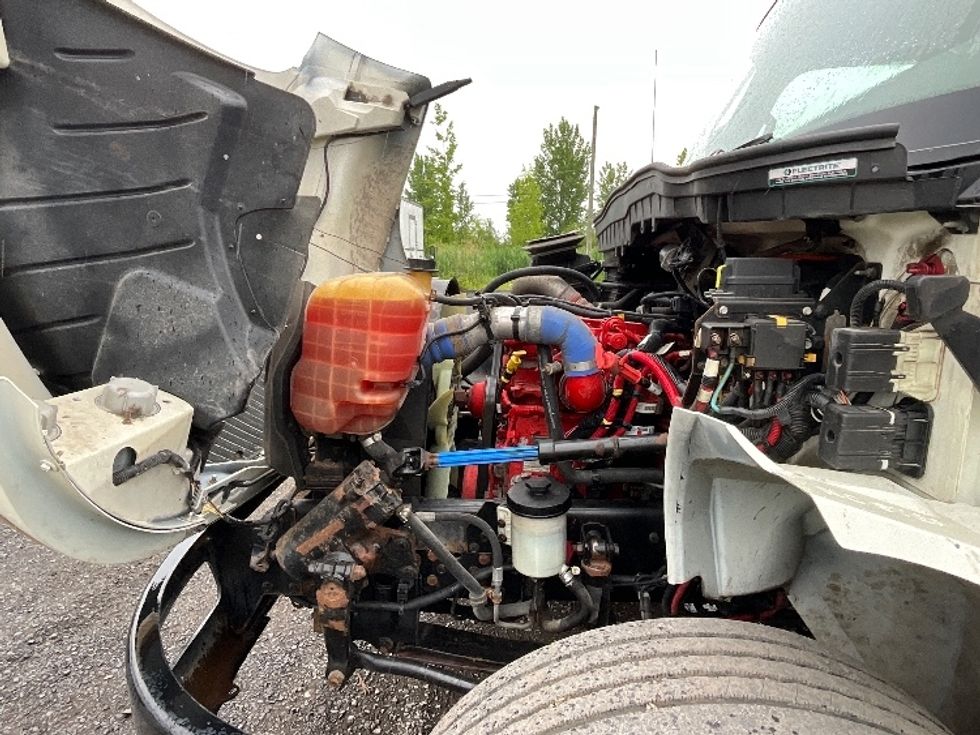 Medium Duty Box Truck-Light and Medium Duty Trucks-International-2020-MV607-Boucherville-PQ-242,395\n\t\tkm-$ 54,500 - Image 24