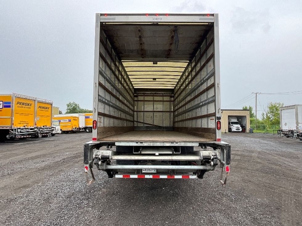 Medium Duty Box Truck-Light and Medium Duty Trucks-International-2020-MV607-Boucherville-PQ-242,395\n\t\tkm-$ 54,500 - Image 8