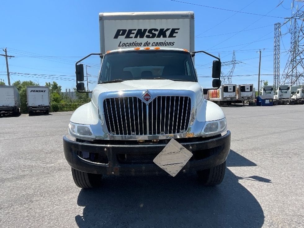 Medium Duty Box Truck-Light and Medium Duty Trucks-International-2020-MV607-Boucherville-PQ-265,216\n\t\tkm-$ 64,500 - Image 2
