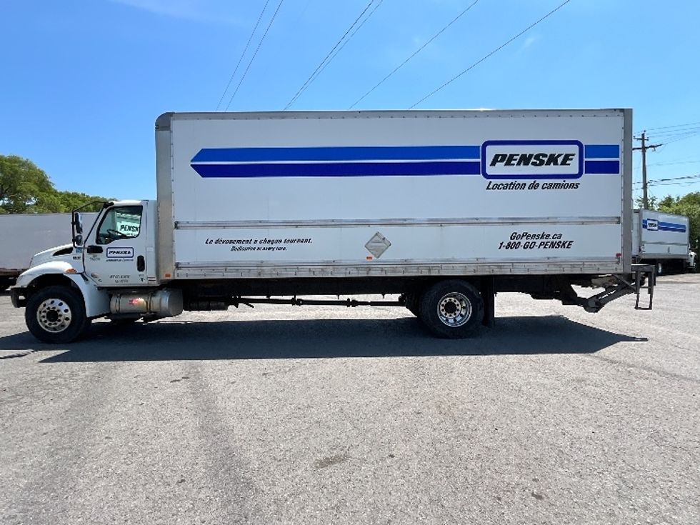 Medium Duty Box Truck-Light and Medium Duty Trucks-International-2020-MV607-Boucherville-PQ-265,216\n\t\tkm-$ 64,500 - Image 4