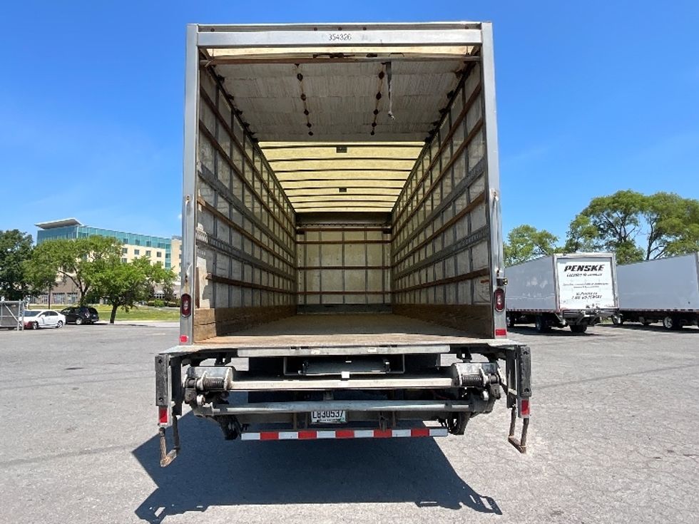 Medium Duty Box Truck-Light and Medium Duty Trucks-International-2020-MV607-Boucherville-PQ-265,216\n\t\tkm-$ 64,500 - Image 8