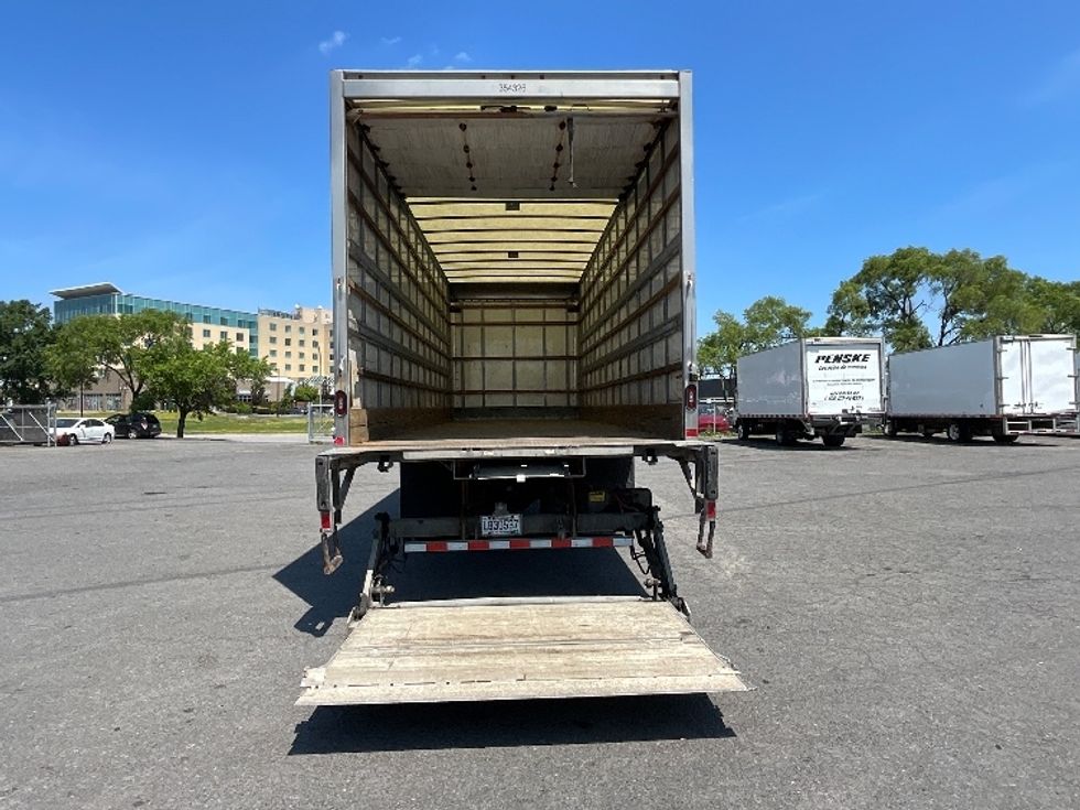 Medium Duty Box Truck-Light and Medium Duty Trucks-International-2020-MV607-Boucherville-PQ-265,216\n\t\tkm-$ 64,500 - Image 9