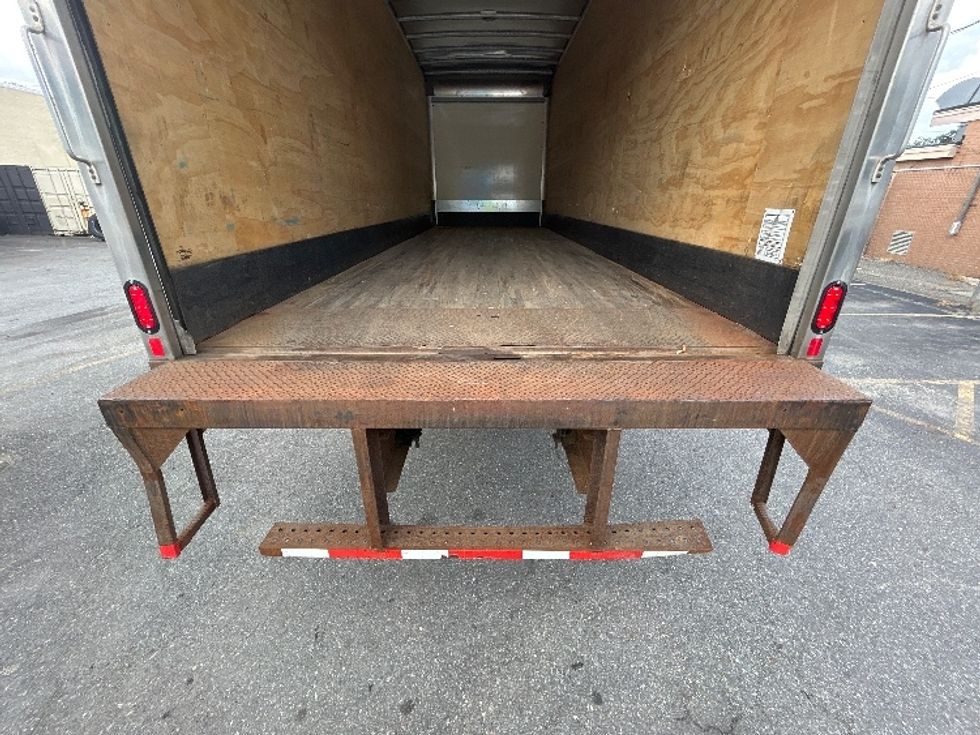 Medium Duty Box Truck-Light and Medium Duty Trucks-International-2020-MV607-Braintree-MA-117,423\n\t\tmiles-$ 49,750 - Image 10