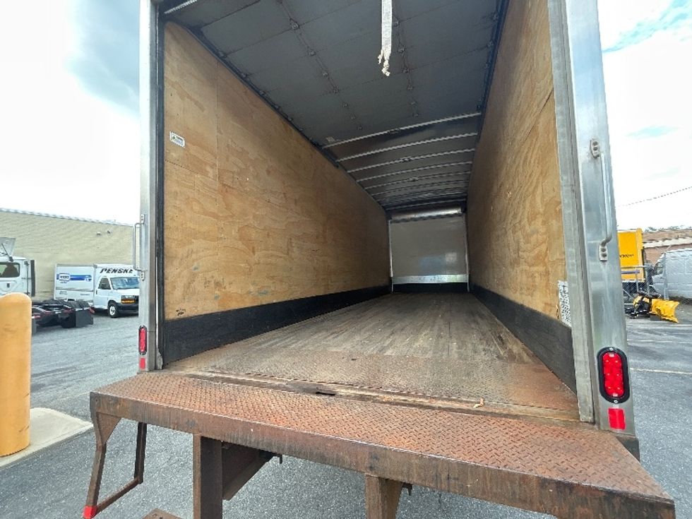 Medium Duty Box Truck-Light and Medium Duty Trucks-International-2020-MV607-Braintree-MA-117,423\n\t\tmiles-$ 49,750 - Image 11