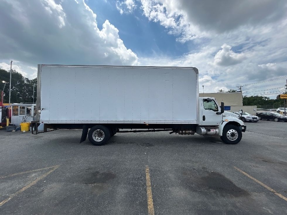 Medium Duty Box Truck-Light and Medium Duty Trucks-International-2020-MV607-Braintree-MA-117,423\n\t\tmiles-$ 49,750 - Image 15