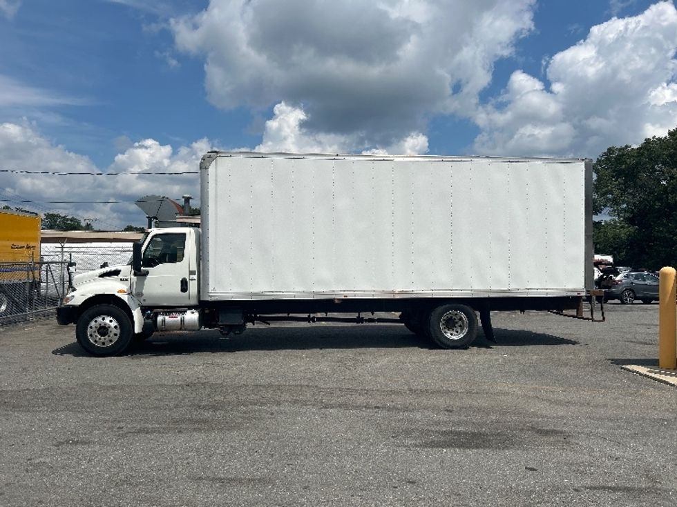 Medium Duty Box Truck-Light and Medium Duty Trucks-International-2020-MV607-Braintree-MA-117,423\n\t\tmiles-$ 49,750 - Image 4