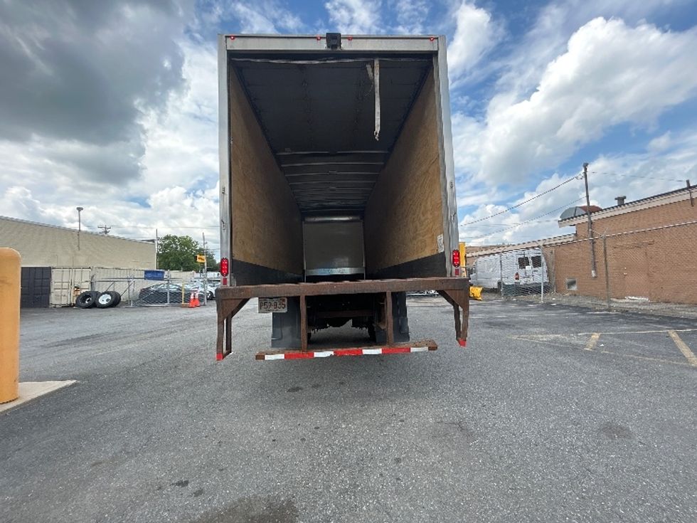 Medium Duty Box Truck-Light and Medium Duty Trucks-International-2020-MV607-Braintree-MA-117,423\n\t\tmiles-$ 49,750 - Image 9