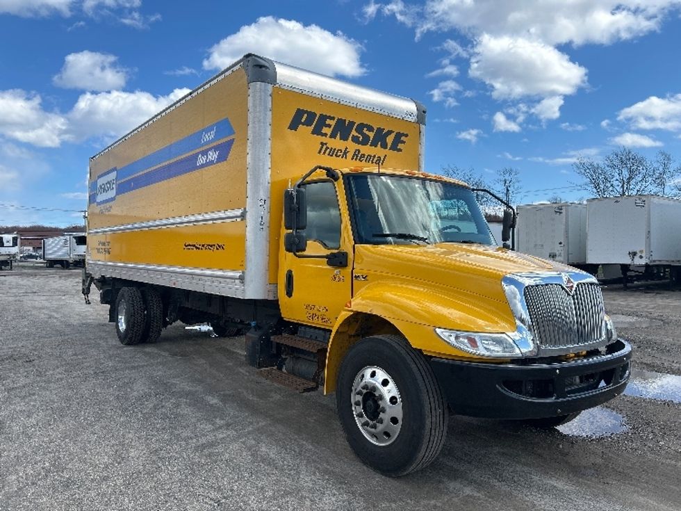 Medium Duty Box Truck-Light and Medium Duty Trucks-International-2020-MV607-Braintree-MA-138,944\n\t\tmiles-$ 49,750 - Image 1