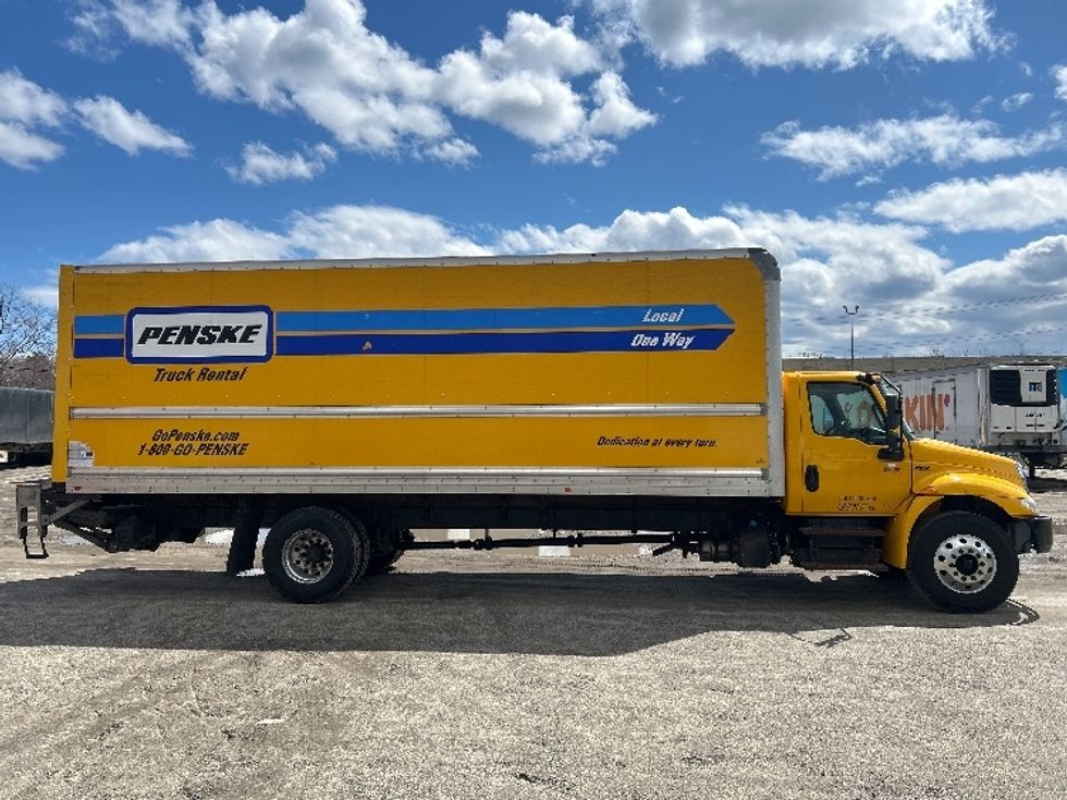 Medium Duty Box Truck-Light and Medium Duty Trucks-International-2020-MV607-Braintree-MA-138,944\n\t\tmiles-$ 49,750 - Image 15
