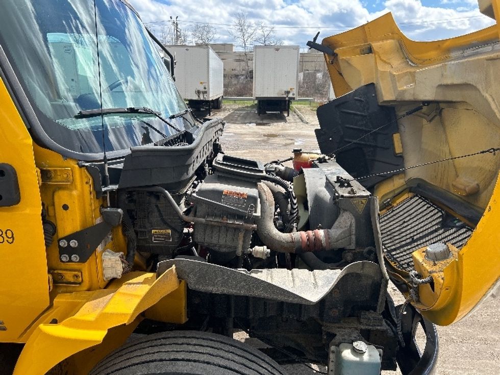 Medium Duty Box Truck-Light and Medium Duty Trucks-International-2020-MV607-Braintree-MA-138,944\n\t\tmiles-$ 49,750 - Image 23