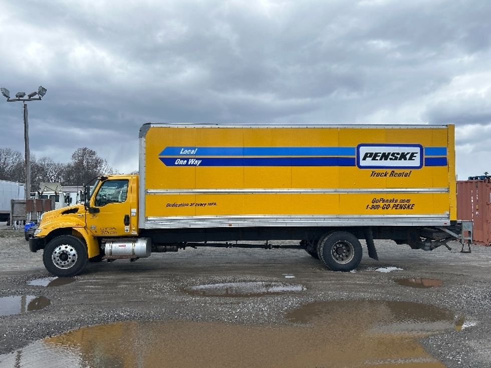 Medium Duty Box Truck-Light and Medium Duty Trucks-International-2020-MV607-Braintree-MA-138,944\n\t\tmiles-$ 49,750 - Image 4
