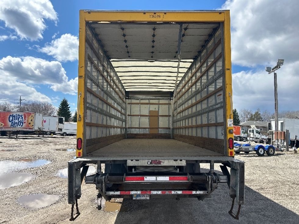 Medium Duty Box Truck-Light and Medium Duty Trucks-International-2020-MV607-Braintree-MA-138,944\n\t\tmiles-$ 49,750 - Image 8