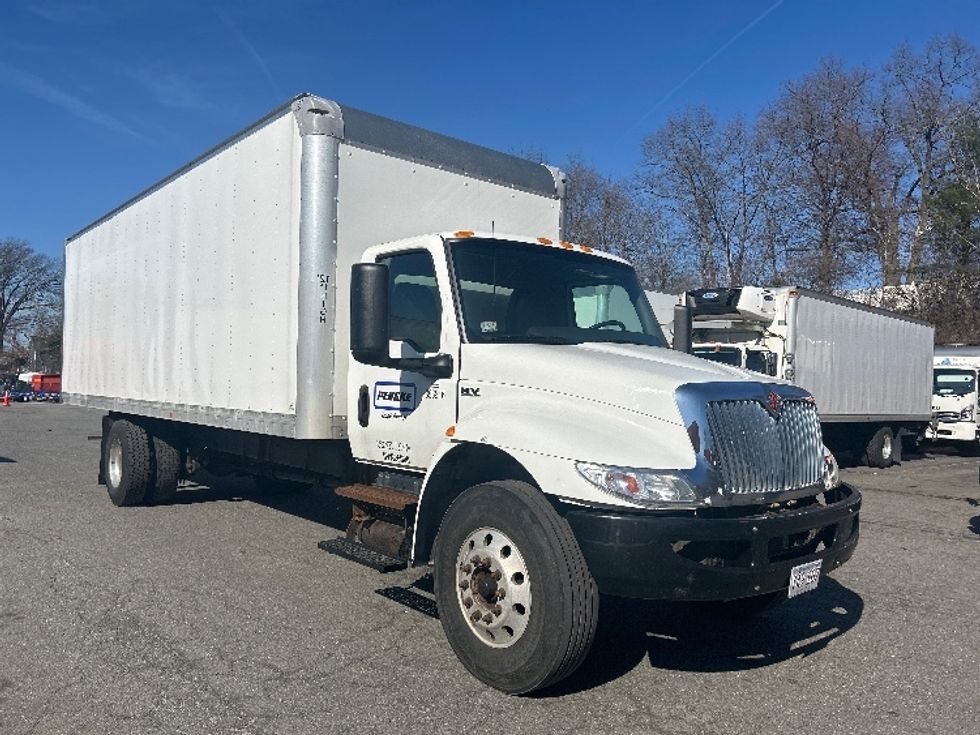 Medium Duty Box Truck-Light and Medium Duty Trucks-International-2020-MV607-Braintree-MA-139,130\n\t\tmiles-$ 42,750 - Image 1