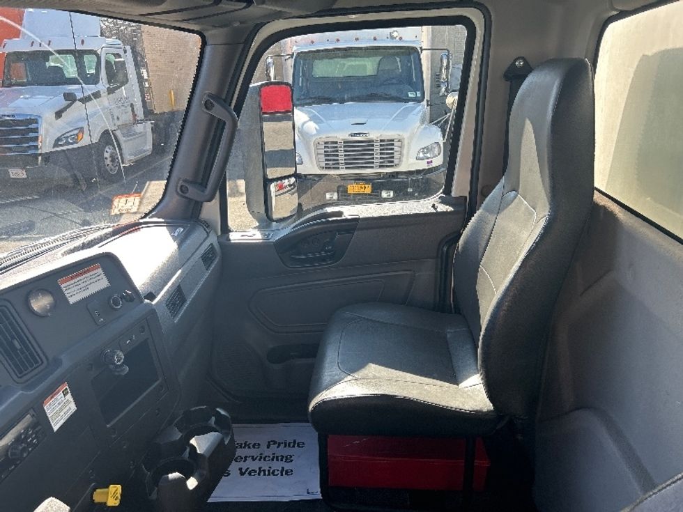 Medium Duty Box Truck-Light and Medium Duty Trucks-International-2020-MV607-Braintree-MA-139,130\n\t\tmiles-$ 42,750 - Image 19