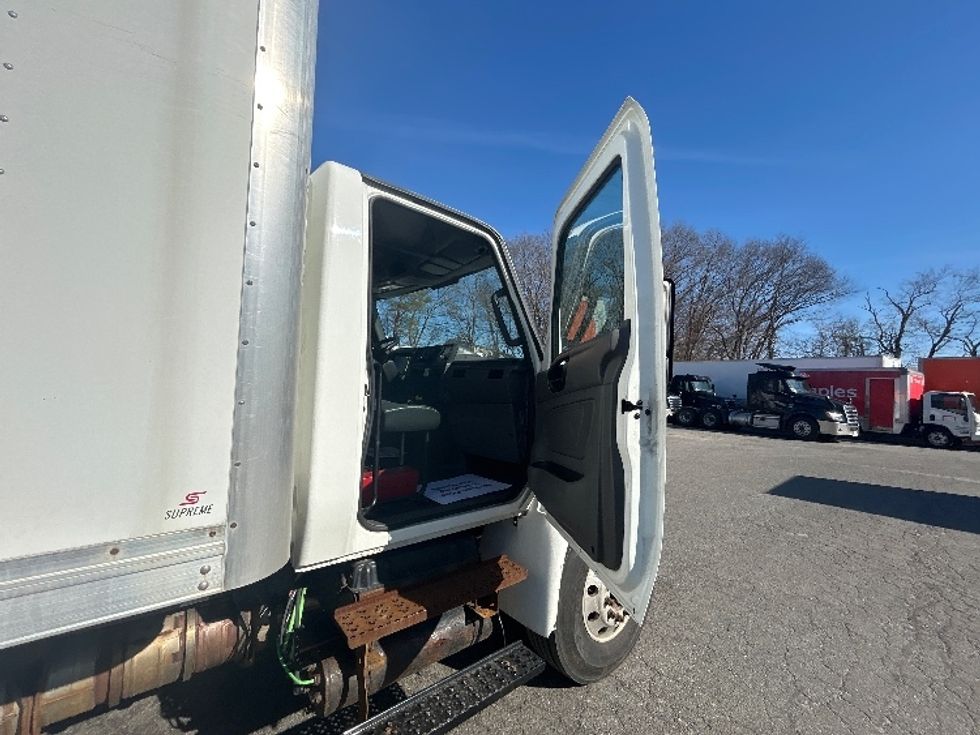 Medium Duty Box Truck-Light and Medium Duty Trucks-International-2020-MV607-Braintree-MA-139,130\n\t\tmiles-$ 42,750 - Image 20