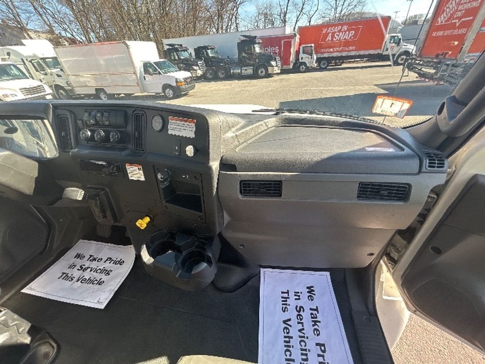 Medium Duty Box Truck-Light and Medium Duty Trucks-International-2020-MV607-Braintree-MA-139,130\n\t\tmiles-$ 42,750 - Image 21