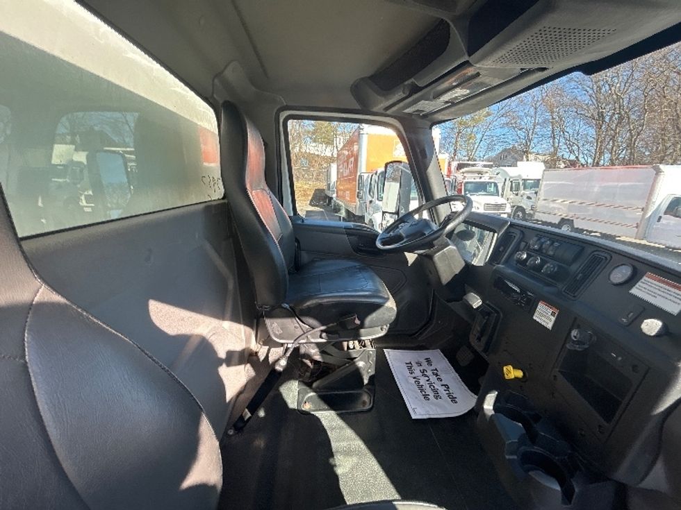 Medium Duty Box Truck-Light and Medium Duty Trucks-International-2020-MV607-Braintree-MA-139,130\n\t\tmiles-$ 42,750 - Image 22