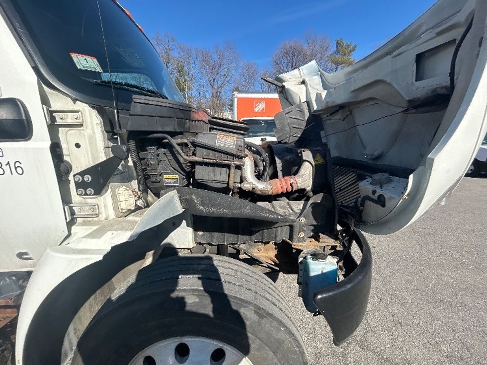 Medium Duty Box Truck-Light and Medium Duty Trucks-International-2020-MV607-Braintree-MA-139,130\n\t\tmiles-$ 42,750 - Image 23