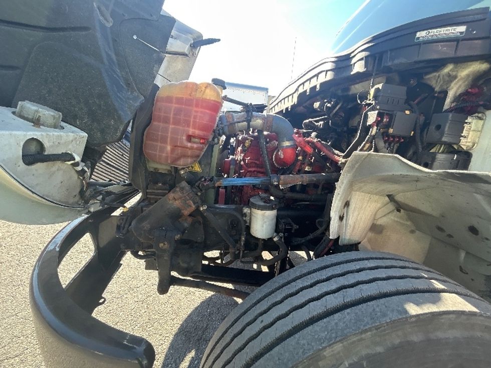 Medium Duty Box Truck-Light and Medium Duty Trucks-International-2020-MV607-Braintree-MA-139,130\n\t\tmiles-$ 42,750 - Image 24