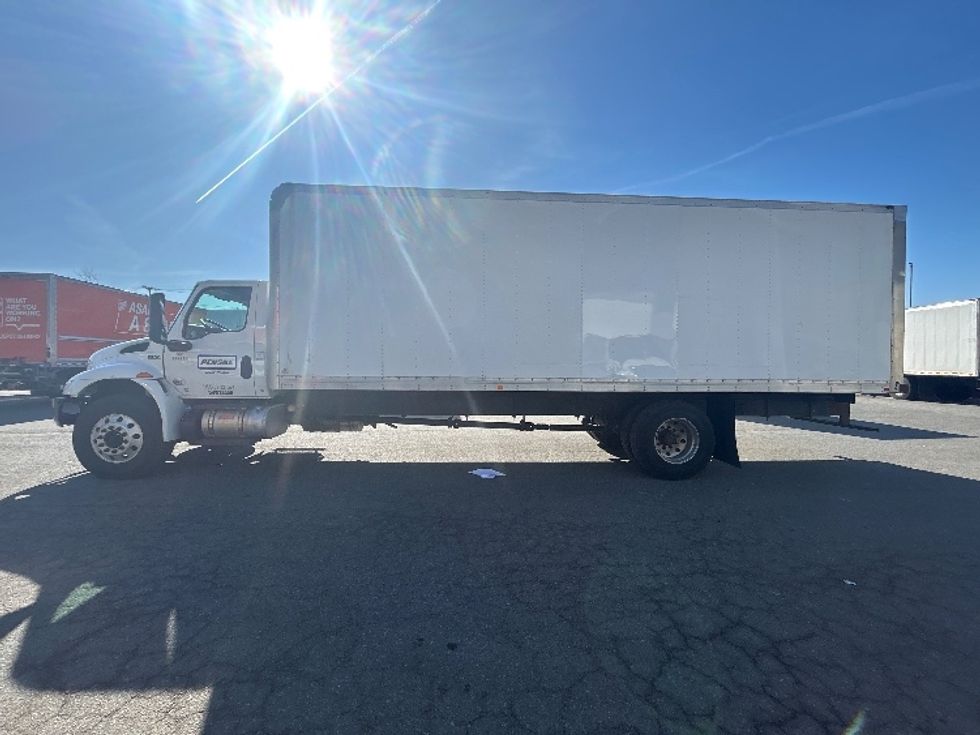 Medium Duty Box Truck-Light and Medium Duty Trucks-International-2020-MV607-Braintree-MA-139,130\n\t\tmiles-$ 42,750 - Image 4