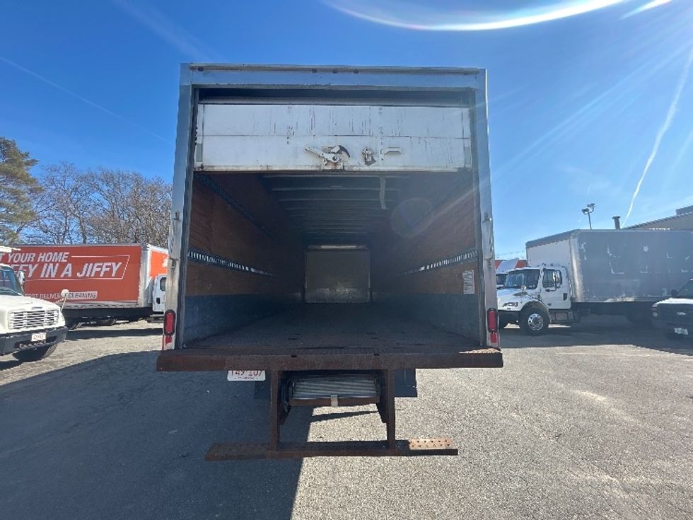 Medium Duty Box Truck-Light and Medium Duty Trucks-International-2020-MV607-Braintree-MA-139,130\n\t\tmiles-$ 42,750 - Image 8