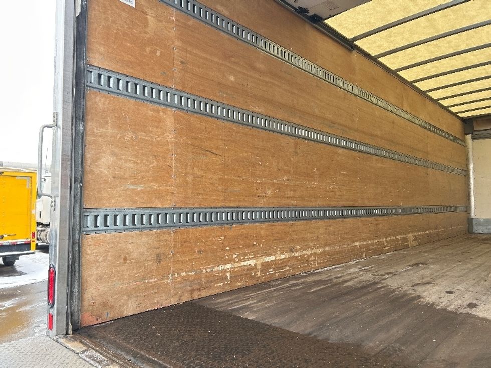 Medium Duty Box Truck-Light and Medium Duty Trucks-International-2020-MV607-Brooklyn Park-MN-100,523\n\t\tmiles-$ 58,250 - Image 11