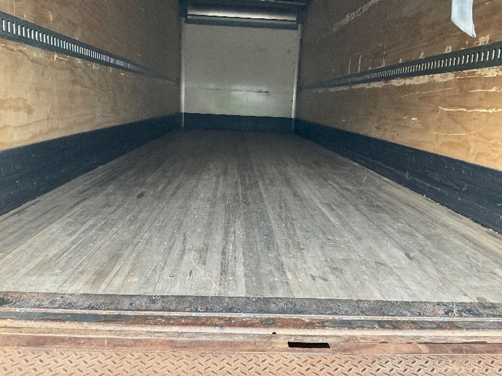 Medium Duty Box Truck-Light and Medium Duty Trucks-International-2020-MV607-Brooklyn Park-MN-102,431\n\t\tmiles-$ 49,000 - Image 10