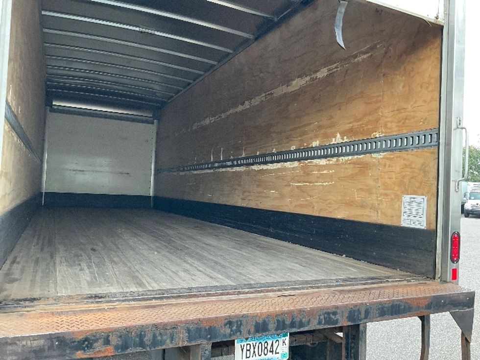 Medium Duty Box Truck-Light and Medium Duty Trucks-International-2020-MV607-Brooklyn Park-MN-102,431\n\t\tmiles-$ 49,000 - Image 12