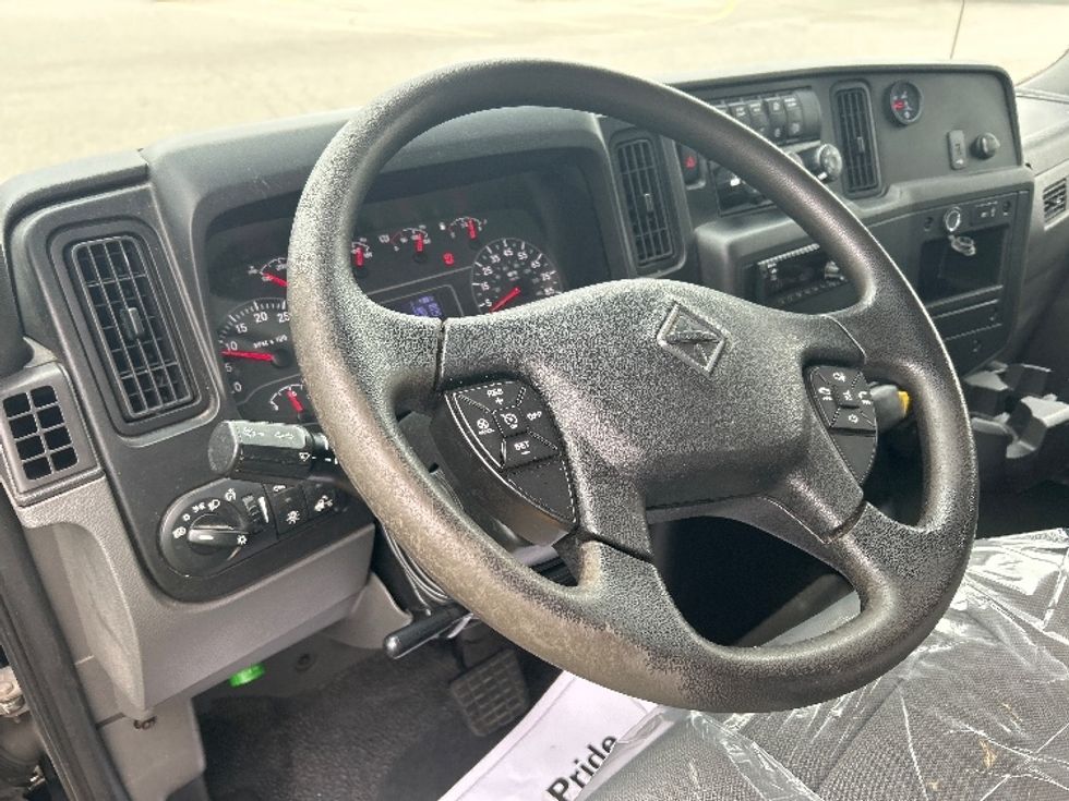 Medium Duty Box Truck-Light and Medium Duty Trucks-International-2020-MV607-Brooklyn Park-MN-102,431\n\t\tmiles-$ 49,000 - Image 17