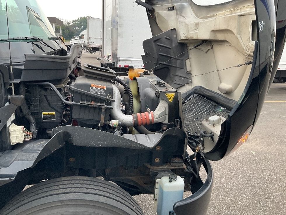 Medium Duty Box Truck-Light and Medium Duty Trucks-International-2020-MV607-Brooklyn Park-MN-102,431\n\t\tmiles-$ 49,000 - Image 23