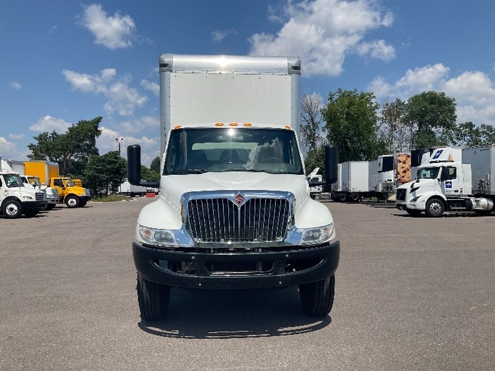 Medium Duty Box Truck-Light and Medium Duty Trucks-International-2020-MV607-Brooklyn Park-MN-124,711\n\t\tmiles-$ 42,750 - Image 2