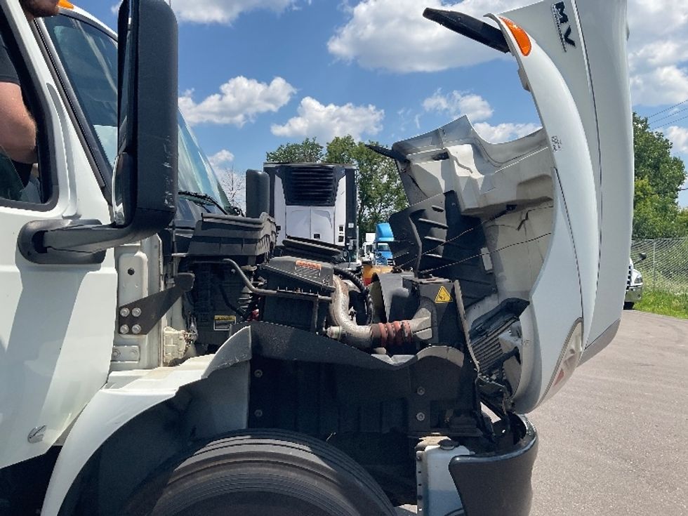 Medium Duty Box Truck-Light and Medium Duty Trucks-International-2020-MV607-Brooklyn Park-MN-124,711\n\t\tmiles-$ 42,750 - Image 23