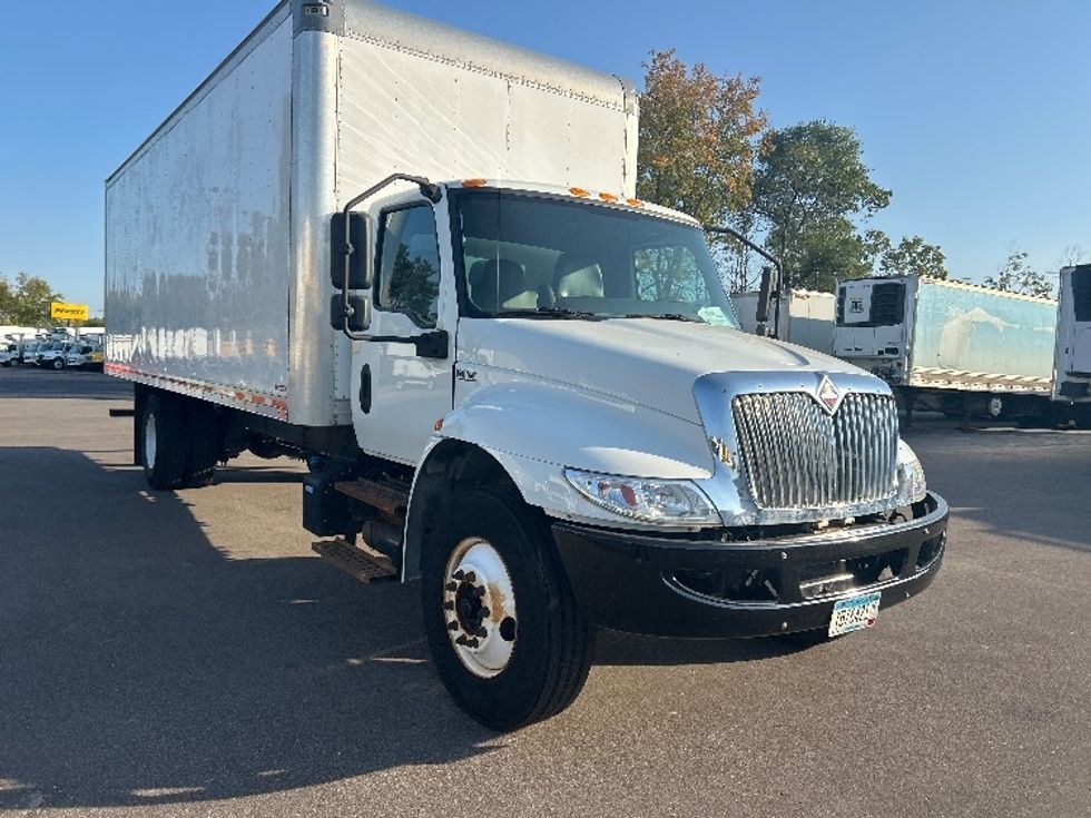 Medium Duty Box Truck-Light and Medium Duty Trucks-International-2020-MV607-Brooklyn Park-MN-133,668\n\t\tmiles-$ 42,250 - Image 1
