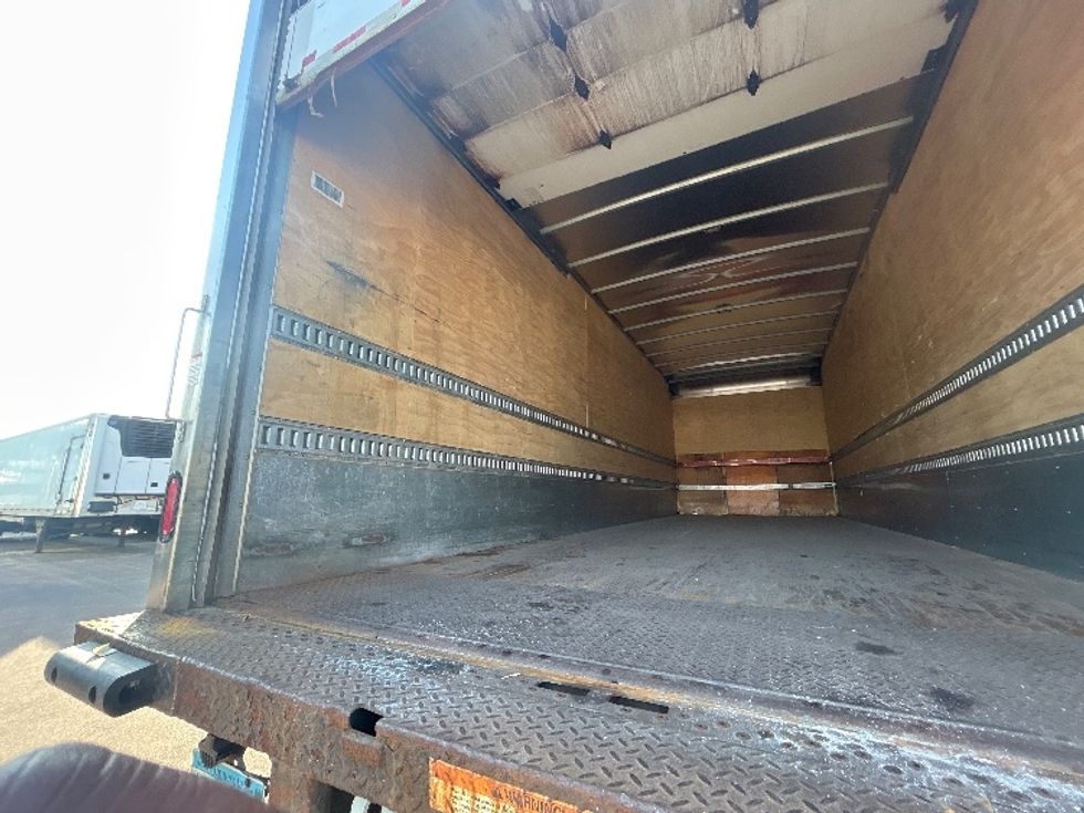 Medium Duty Box Truck-Light and Medium Duty Trucks-International-2020-MV607-Brooklyn Park-MN-133,668\n\t\tmiles-$ 42,250 - Image 9