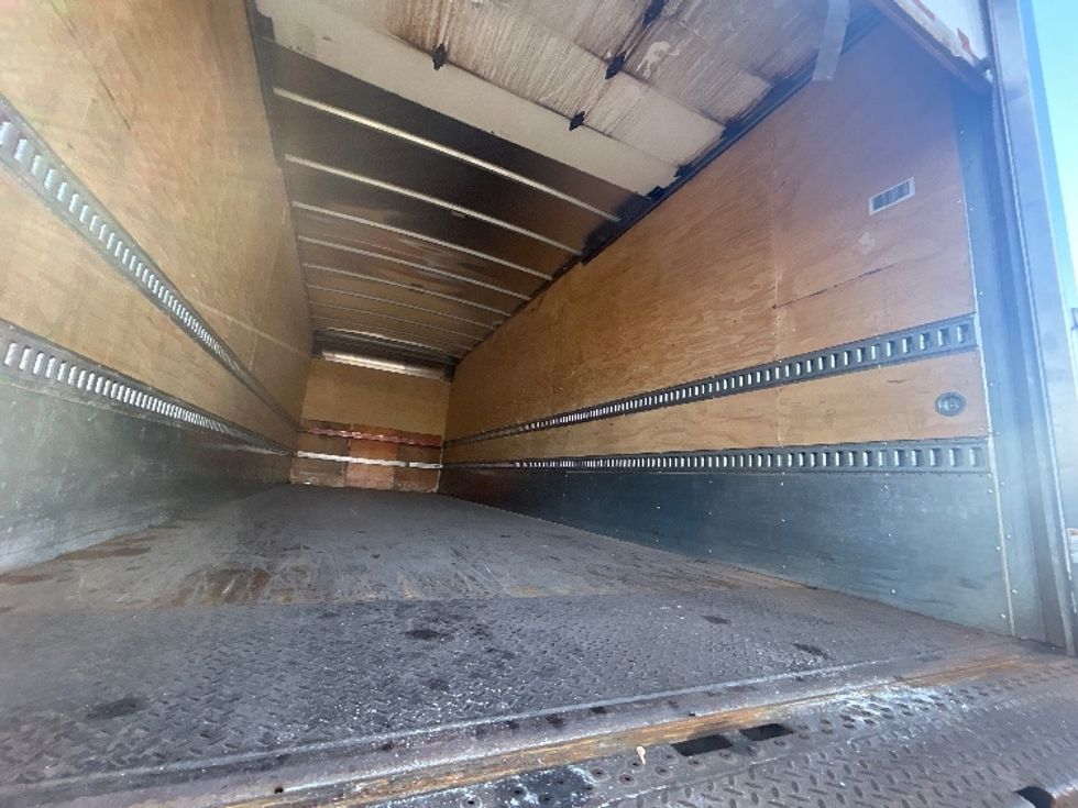 Medium Duty Box Truck-Light and Medium Duty Trucks-International-2020-MV607-Brooklyn Park-MN-133,668\n\t\tmiles-$ 42,250 - Image 11