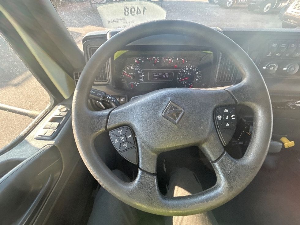 Medium Duty Box Truck-Light and Medium Duty Trucks-International-2020-MV607-Brooklyn Park-MN-133,668\n\t\tmiles-$ 42,250 - Image 16
