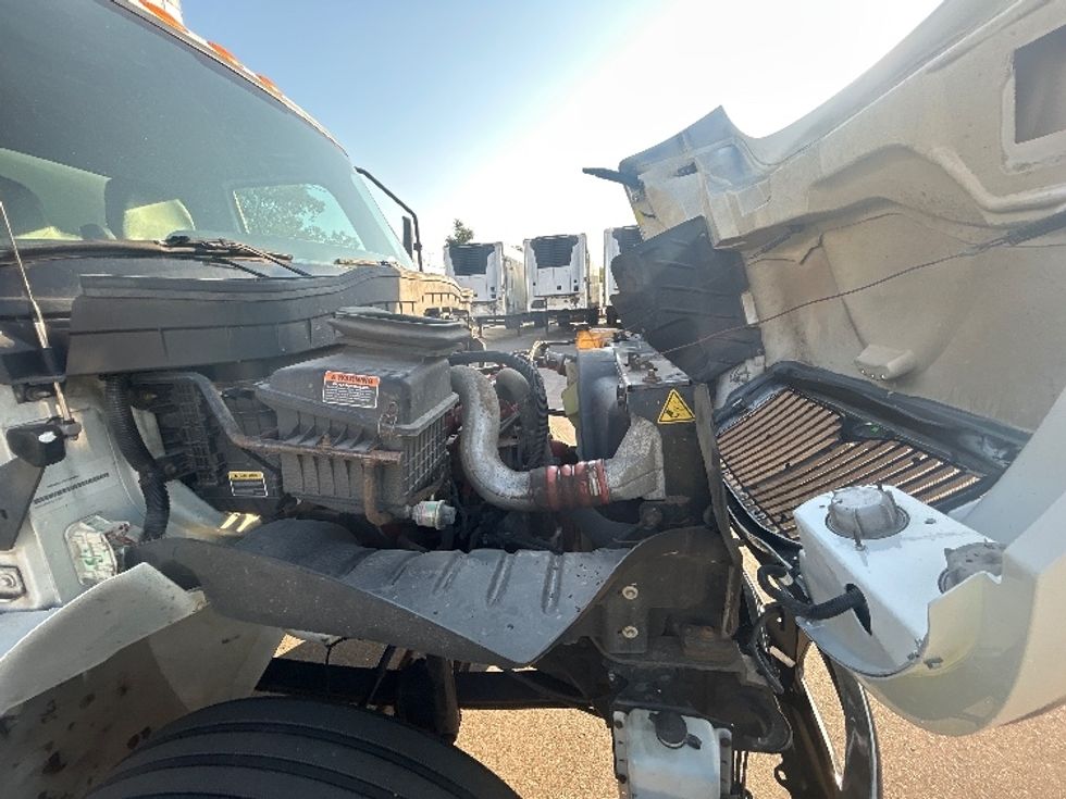 Medium Duty Box Truck-Light and Medium Duty Trucks-International-2020-MV607-Brooklyn Park-MN-133,668\n\t\tmiles-$ 42,250 - Image 21
