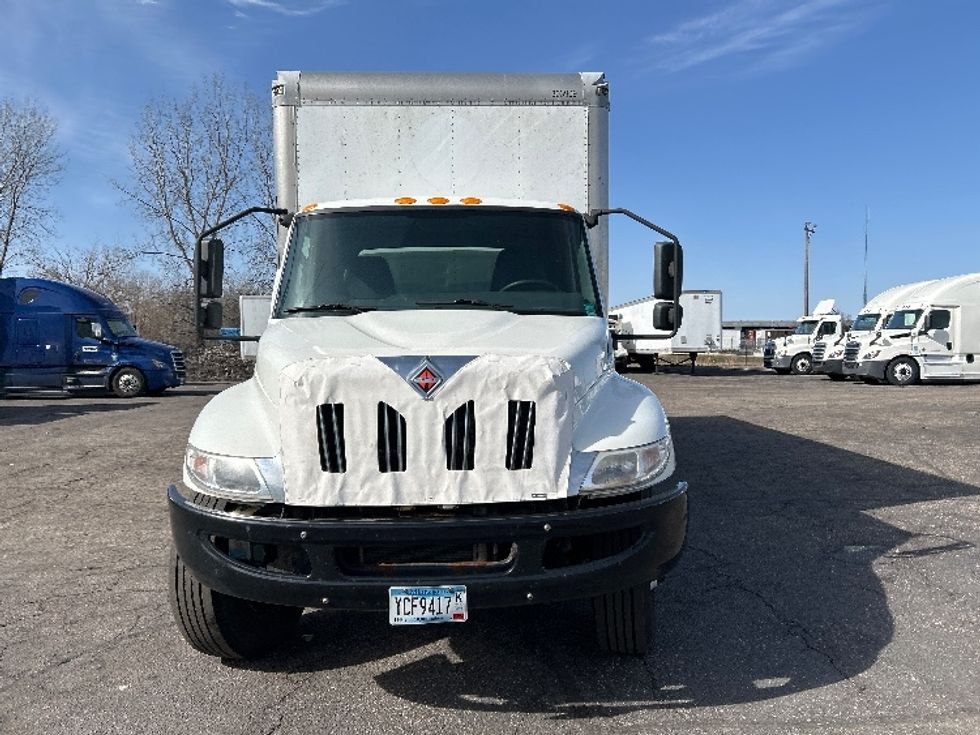 Medium Duty Box Truck-Light and Medium Duty Trucks-International-2020-MV607-Brooklyn Park-MN-206,408\n\t\tmiles-$ 30,250 - Image 2