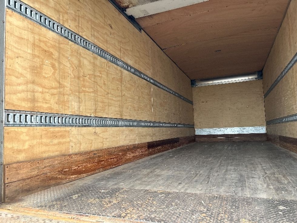 Medium Duty Box Truck-Light and Medium Duty Trucks-International-2020-MV607-Brooklyn Park-MN-206,408\n\t\tmiles-$ 30,250 - Image 9